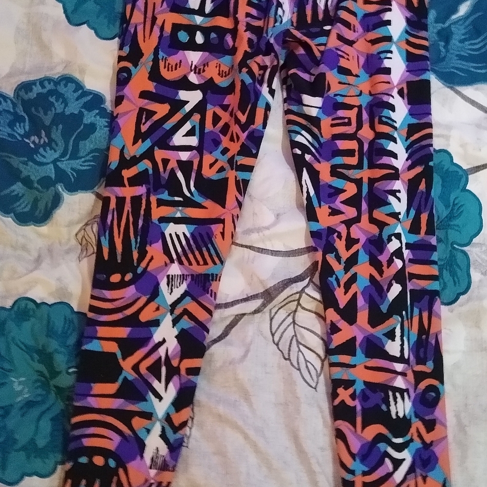 Like New LuLaRoe Fun & Funky one size Pants